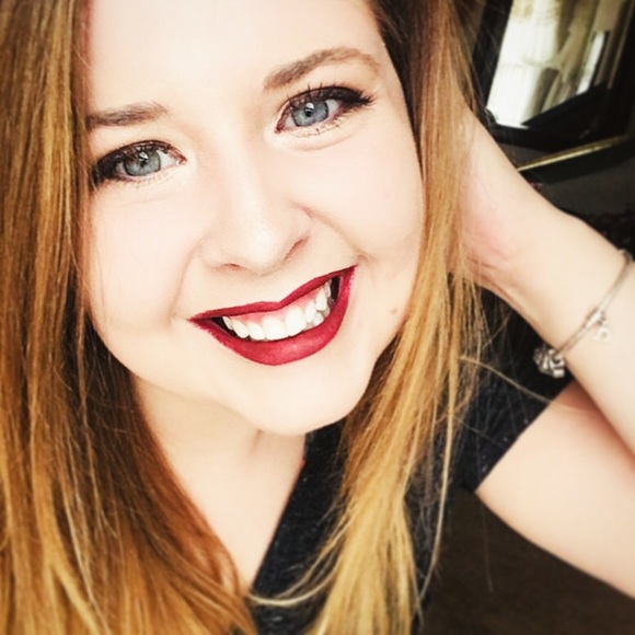 Meet your Posher, Ashley - Picture 1 of 1